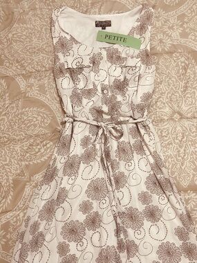 J Gee Cream Floral Sleeveless Top with Brown Accents